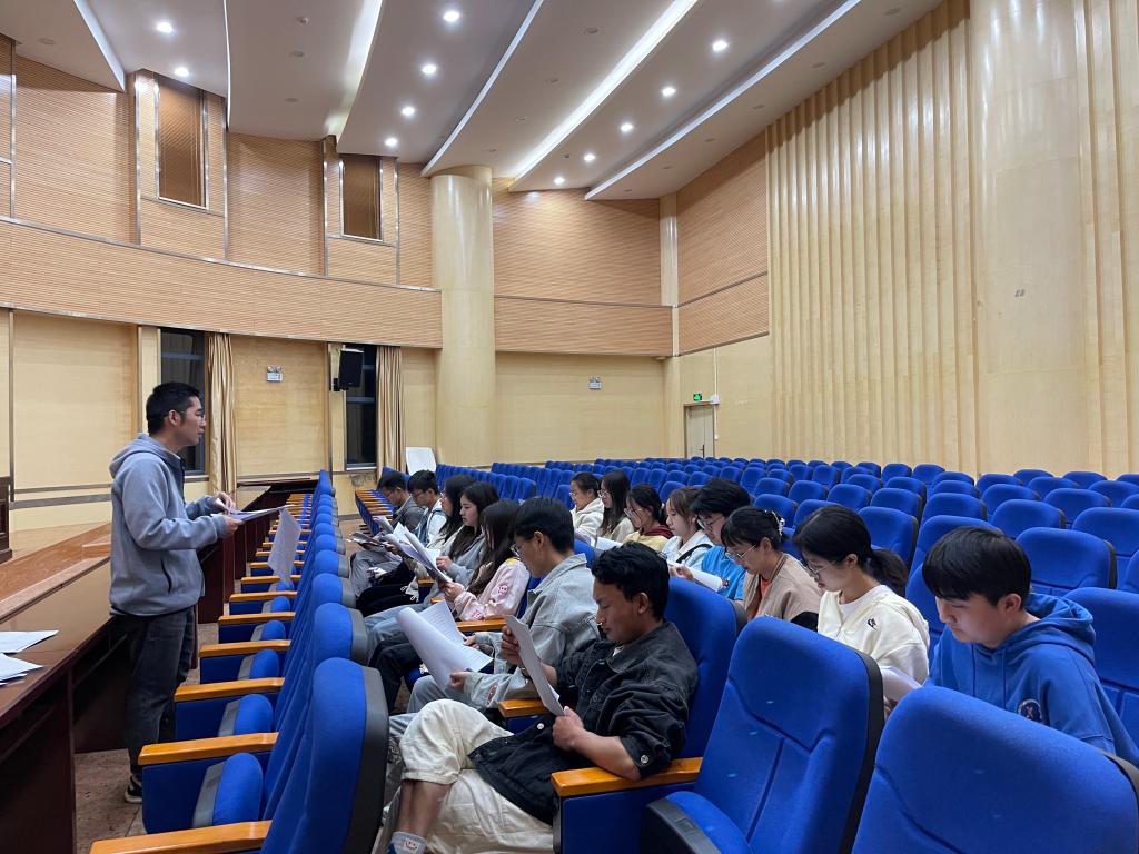 色情论坛
学生第四党支部组织学习党的二十大报告